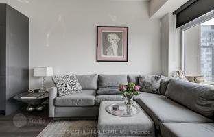 5-bedroom apartment in Saint Clair Avenue West for C$1,288,000