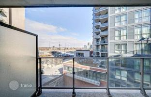 2-bedroom apartment in Etobicoke for C$801,000