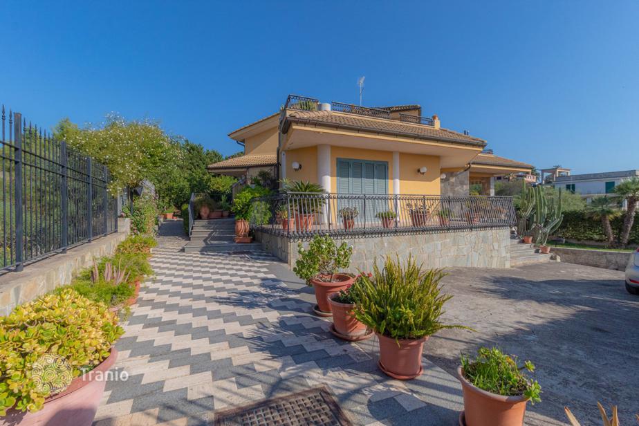 Villa for sale in Siracusa, Italy — listing 1926020