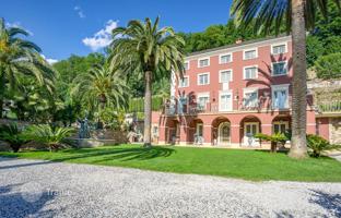 7-bedroom villa in Massa. Price on request