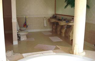 5-bedroom cottage 1,700 m² in Alethriko for 7,000,000 €