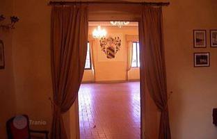 5-bedroom villa 1,200 m² in Arezzo for 1,500,000 €
