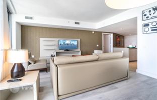 1-bedroom apartments in condo 81 m² in South Ocean Drive for $690,000