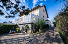 For sale, Zagreb, Pantovčak, semi-detached house, 8 VPM, garden for 1,480,000 €