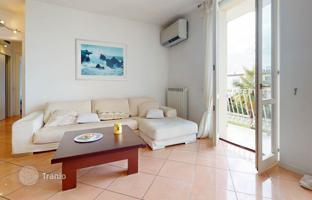 2-bedroom apartment 81 m² in Pietrasanta for 880,000 €