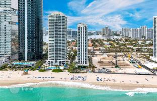 1-bedroom apartments in condo 64 m² in Collins Avenue for $645,000