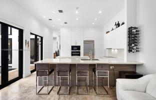 4-bedroom house 401 m² in Coral Gables for $4,169,000