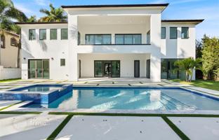 5-bedroom house 439 m² in Miami Lakes for $2,495,000