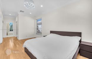 5-bedroom house 334 m² in Lake Worth for $875,000