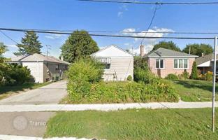 12-bedroom house in Etobicoke for C$1,385,000