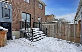 8-bedroom townhouse in Old Toronto for C$3,035,000
