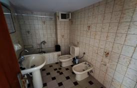 2 bedroom apartment overlooking the city and the sea for 140,000 €