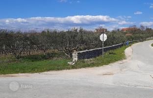 Land plot 1,080 m² in Istria County for 65,000 €