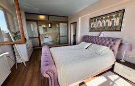 House of 3 floors with swimming pool and sea view-325 sq. m. and yard of 700 sq. m., Sveti Vlas, Bulgaria for 777,000 €