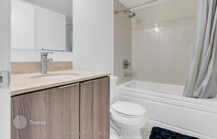 4-bedroom apartment in Bay Street for C$772,000