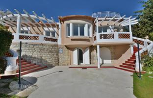10-room villa in Cap d'Antibes for 1,640,000 €