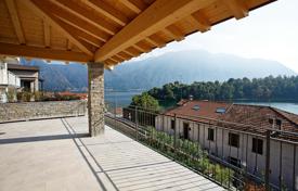 Detached Lake front villa few metres from the Lake shore with extensive Lake views in Ossuccio, Italy for 1,150,000 €