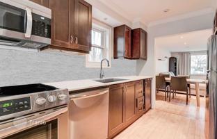 8-bedroom house in Scarborough for C$1,213,000