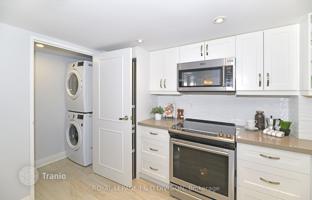 5-bedroom apartment in Maitland Place for C$993,000