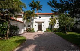 Spacious villa with a backyard, a pool, a relaxation area, a terrace and two garages, Miami, USA for $980,000