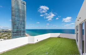 Snow-white duplex apartment with stunning ocean views in Sunny Isles Beach, Florida, USA for 2,763,000 €