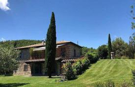 Magnificent villa with a guest house, a swimming pool, an olive grove in Siena, Tuscany, Italy for 2,200,000 €
