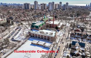 8-bedroom house in Quebec Avenue for C$1,676,000