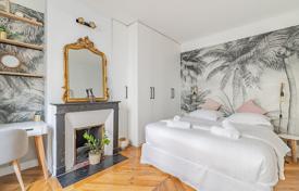 Stylish one-bedroom apartment in the 15th arrondissement of Paris, France for 418,000 €