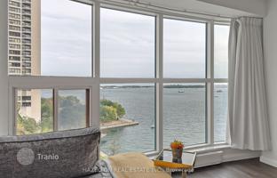 4-bedroom apartment in Harbour Square for C$1,326,000
