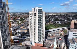 New residence with a roof-top terrace and a winter garden close to parks and a golf club, Croydon, London, UK for From £389,000