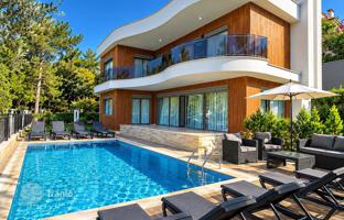 4-bedroom villa 200 m² in Oba for 29,708,000 TRY