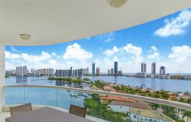 Cosy flat with ocean views in a residence on the first line of the beach, Aventura, Florida, USA for $1,027,000