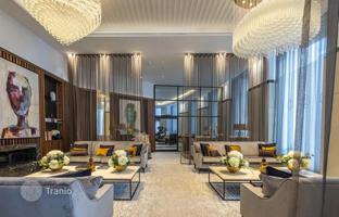 One-bedroom apartment with a balcony in a residence with a swimming pool and seating areas, Marylebone, London, UK for £770,000