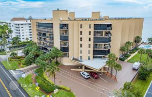 2-bedroom apartments in condo 150 m² in Hillsboro Beach for $549,000