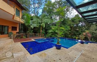 5-bedroom apartments in condo 900 m² in Jardim Indaia for $550,000