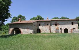 Typical Tuscan stone farmhouse for sale in Torrita di Siena for 790,000 €