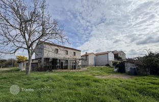 2-room house 152 m² in Umag for 330,000 €