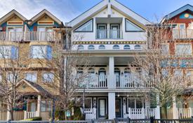 Terraced house – Woodbine Avenue, Toronto, Ontario,  Canada for C$1,659,000