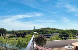 Apartment – Suresnes, Ile-de-France, France for From 315,000 €