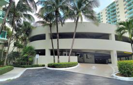 Condo – South Ocean Drive, Hollywood, Florida,  USA for $375,000