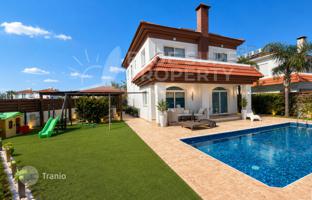 4-bedroom villa 570 m² in Paralimni for 650,000 €
