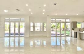Townhome – West End, Miami, Florida,  USA for $1,850,000