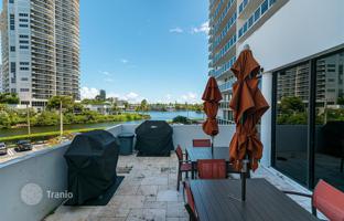 2-bedroom apartments in condo 96 m² in Aventura for $499,000