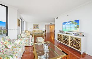 3-bedroom apartments in condo 169 m² in Yacht Club Drive for $880,000