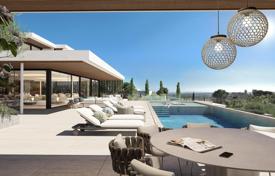VILLA RETIRO. An impressive villa with sweeping views over La Reserva, Gibraltar and The Mediterranean. for 6,300,000 €