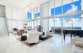 Furnished apartment with ocean views in a residence on the first line of the beach, Miami, Florida, USA for $3,599,000