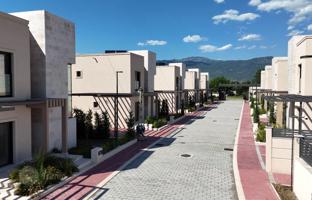 Villa in gated community just 15 minutes from the capital city in a green zone with proximity to facilities with additional security layer for 670,000 €