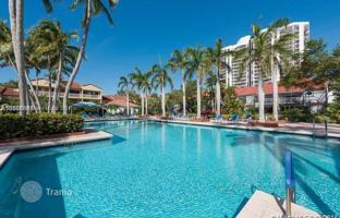 3-bedroom apartments in condo 131 m² in Yacht Club Drive for $518,000