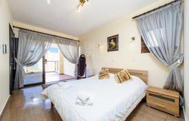 Villa with balcony and spacious rooms for 1,750,000 €