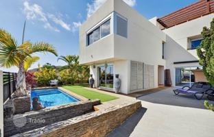 3-bedroom villa 190 m² in Chayofa for 895,000 €